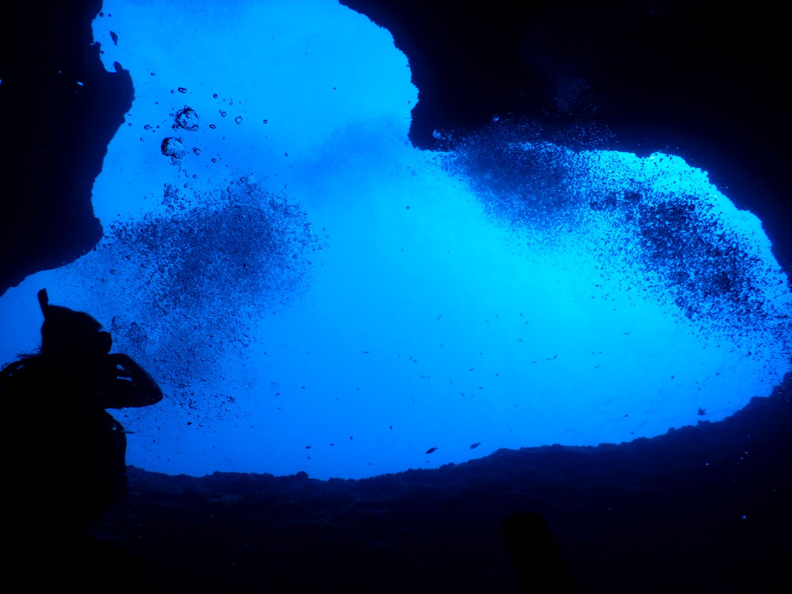 블루홀 - 홀 내부와 실루엣